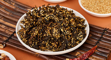 多元消费场景，兼顾自用与馈赠